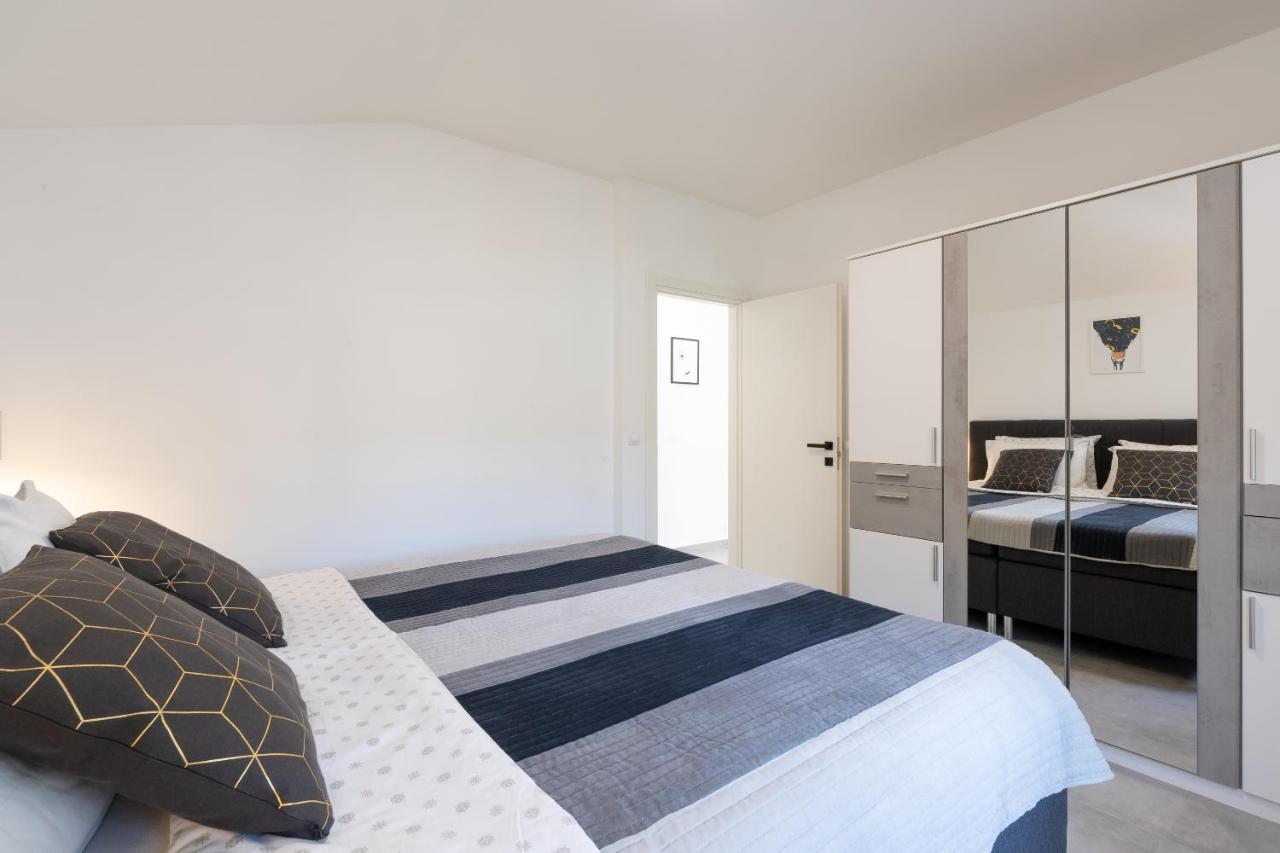 The Plaza Apartment Прижба Экстерьер фото